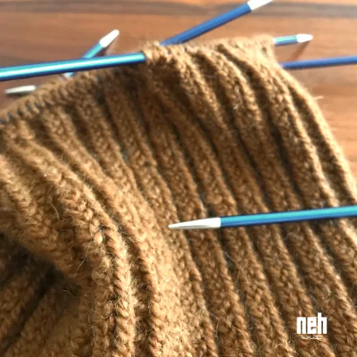 Strickzeug auf Nadelspiel